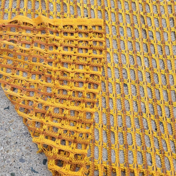 Vintage antique lace mcm curtains set of 2 - 79"x 48" gold yellow mesh lace - Picture 2 of 7